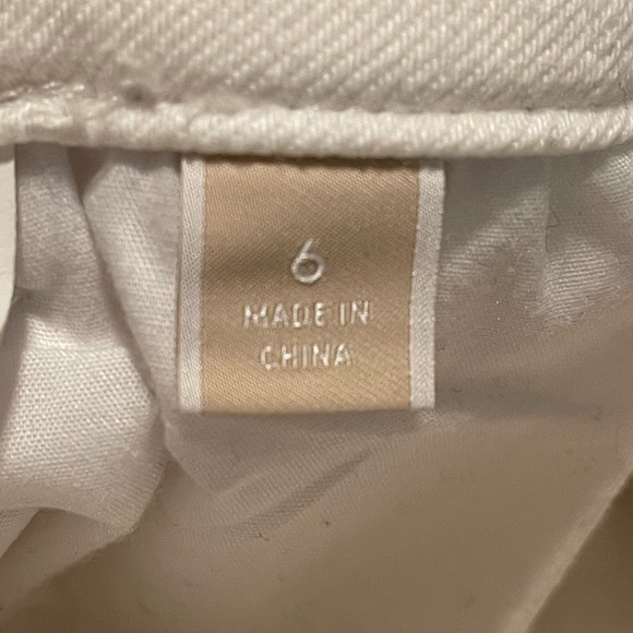 Michael Kors white denim pant, in a good condition size 6 - Picture 4 of 4